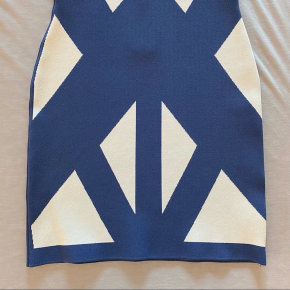 BCBGMaxAzaria | Evinna Geometric Bodycon Dress - Blue / White | Size XXS - Picture 5 of 14